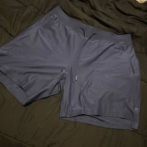 PERFECT CONDITION MENS LULULEMON SHORTS